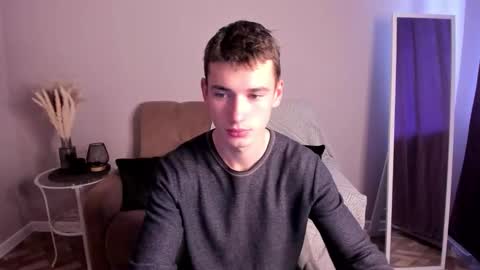 Snapshot of max_foks chatting on September 24, 5:55 am Max online show from September 24, 5:55 am