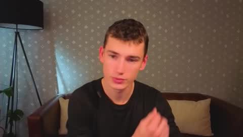 Snapshot of max_foks chatting on September 30, 4:50 am Max online show from September 30, 4:50 am