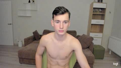 Snapshot of max_foks_ chatting on February 25, 5:44 pm max_foks_ online show from February 25, 5:44 pm