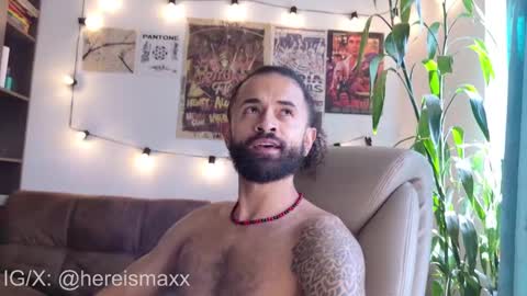 Max Follow me IGX hereismaxx online show from November 19, 2:50 pm
