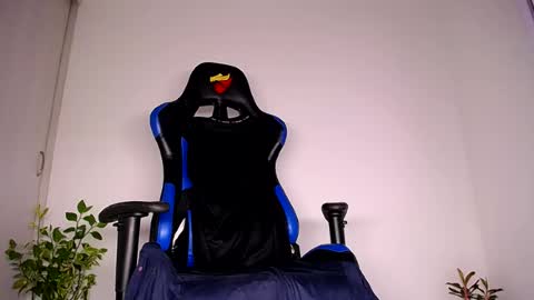 MAX online show from July 8, 10:58 pm
