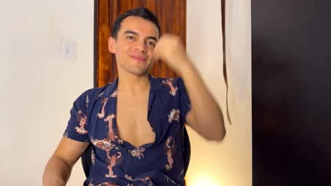 Max Lancaster online show from December 14, 2:56 am