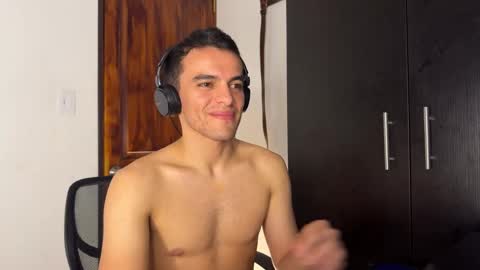 Max Lancaster online show from December 16, 12:04 am