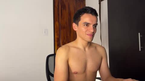 Max Lancaster online show from December 26, 3:16 am