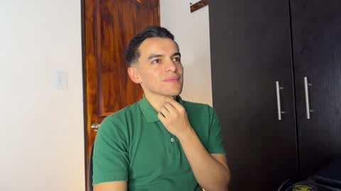 Max Lancaster online show from December 29, 2:17 am