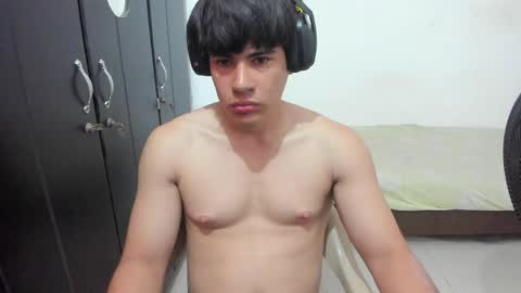 Max online show from April 4, 4:26 pm