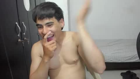 Max online show from April 19, 3:06 am