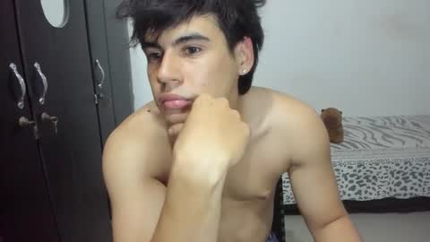 Snapshot of max_miller66 chatting on June 15, 3:53 am Max online show from June 15, 3:53 am