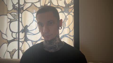 Snapshot of max_reaves chatting on January 27, 11:00 am    online show from January 27, 11:00 am