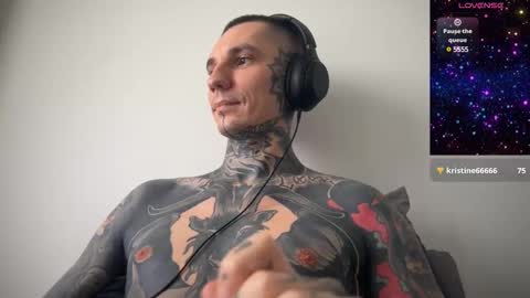 Snapshot of max_reaves chatting on February 19, 12:44 pm    online show from February 19, 12:44 pm