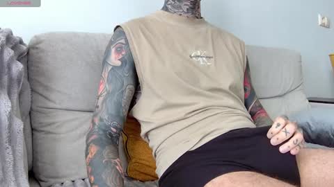 Snapshot of max_reaves chatting on July 10, 5:34 am online show from July 10, 5:34 am