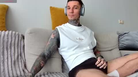 Snapshot of max_reaves chatting on July 24, 6:33 am online show from July 24, 6:33 am