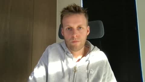 Snapshot of max_straight_1 chatting on January 6, 11:47 am Max take off clothes online show from January 6, 11:47 am