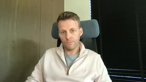 Snapshot of max_straight_1 chatting on February 26, 2:27 pm Max take off clothes online show from February 26, 2:27 pm