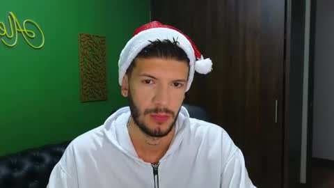 Max Taylor online show from December 24, 1:17 pm