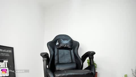 max_valiant1 online show from February 23, 2:31 am