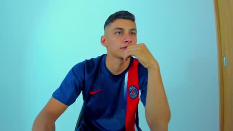 Snapshot of max_wild01 chatting on July 1, 5:31 am MAX online show from July 1, 5:31 am