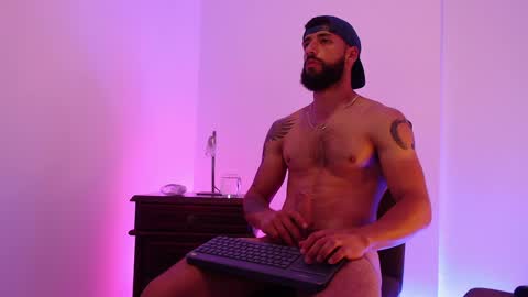 max_xl_ online show from January 16, 6:37 pm