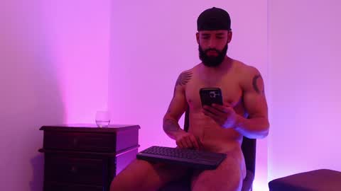 max_xl_ online show from January 28, 6:39 pm