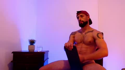 max_xl_ online show from March 3, 8:54 pm