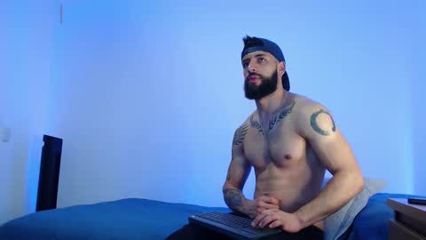 max_xl_ online show from October 21, 3:02 pm