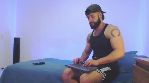 max_xl_ online show from March 7, 3:31 pm