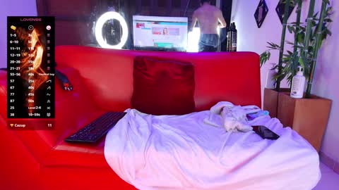 Maximiliano online show from December 12, 12:59 am