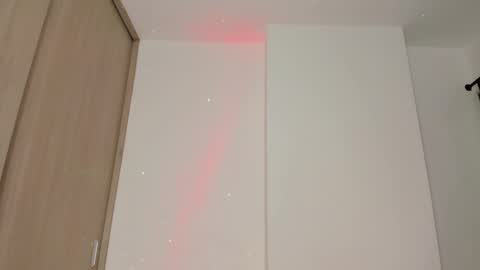 Max  online show from February 26, 7:57 pm