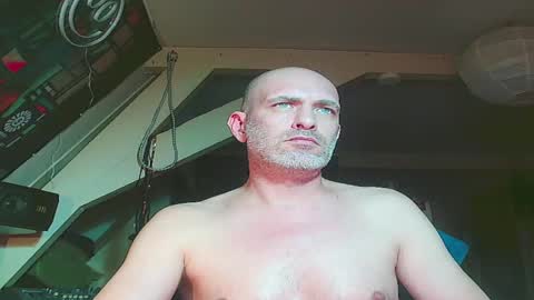 Snapshot of maxhardcore77 chatting on March 9, 10:41 pm maxhardcore77 online show from March 9, 10:41 pm