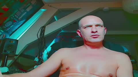 Snapshot of maxhardcore77 chatting on September 28, 6:41 am maxhardcore77 online show from September 28, 6:41 am