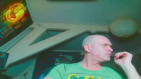 Snapshot of maxhardcore77 chatting on March 21, 7:17 pm maxhardcore77 online show from March 21, 7:17 pm