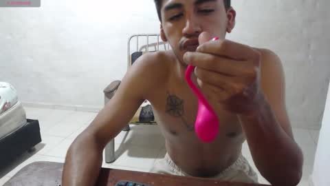 maxi dick online show from December 5, 6:00 am