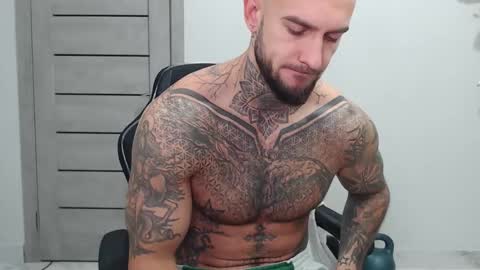 Maximus Fox online show from November 25, 8:03 am