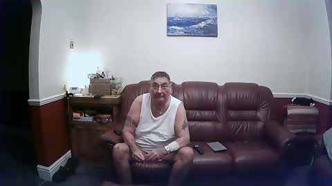 MAX online show from February 6, 10:32 pm