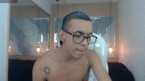 Snapshot of maximiliano_hotdevil chatting on May 25, 2:50 am maxi online show from May 25, 2:50 am