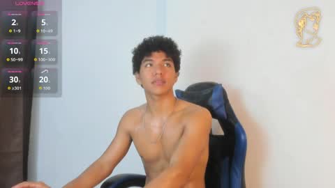 Snapshot of maximiliano_kh4lil chatting on May 30, 1:52 pm Maximiliano online show from May 30, 1:52 pm