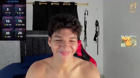 Snapshot of maximiliano_khalil chatting on February 1, 7:23 pm Maximiliano online show from February 1, 7:23 pm