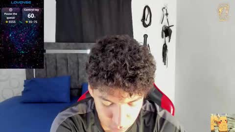 Snapshot of maximiliano_khalil chatting on February 2, 7:23 pm Maximiliano online show from February 2, 7:23 pm