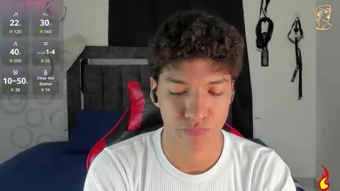 Snapshot of maximiliano_khalil chatting on February 4, 7:20 pm Maximiliano online show from February 4, 7:20 pm