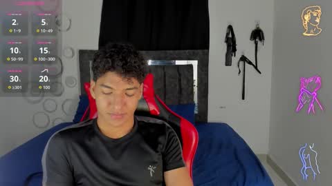 Snapshot of maximiliano_khalil chatting on February 10, 8:02 pm Maximiliano online show from February 10, 8:02 pm