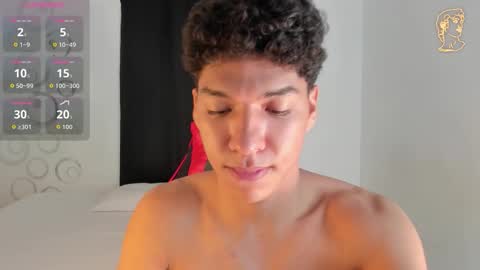 Snapshot of maximiliano_khalil chatting on February 20, 7:36 pm Maximiliano online show from February 20, 7:36 pm