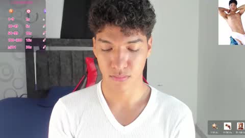 Snapshot of maximiliano_khalil chatting on February 24, 7:45 pm Maximiliano online show from February 24, 7:45 pm