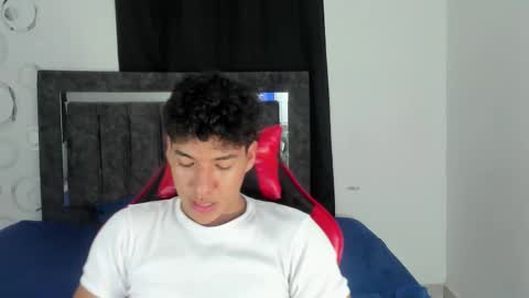 Snapshot of maximiliano_khalil chatting on February 28, 7:26 pm Maximiliano online show from February 28, 7:26 pm