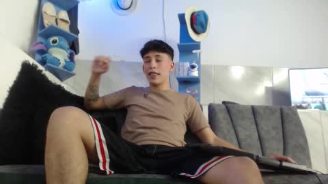 Snapshot of maximilianobull chatting on December 15, 4:33 pm maximilianobull online show from December 15, 4:33 pm