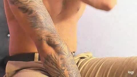 Maximo online show from December 21, 10:17 pm