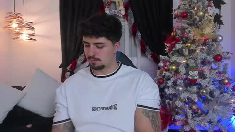 Maximo online show from December 14, 6:35 am