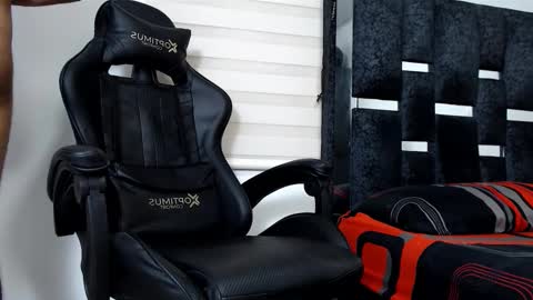 Maximo Sebastian online show from December 14, 9:30 pm