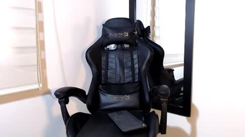 Snapshot of maximo_sebastian chatting on June 22, 4:26 pm Maximo Sebastian online show from June 22, 4:26 pm