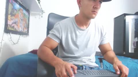 maximo_ston online show from April 24, 12:57 am