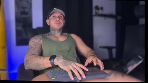 Snapshot of maximo_vega chatting on October 11, 12:43 am Maximo online show from October 11, 12:43 am